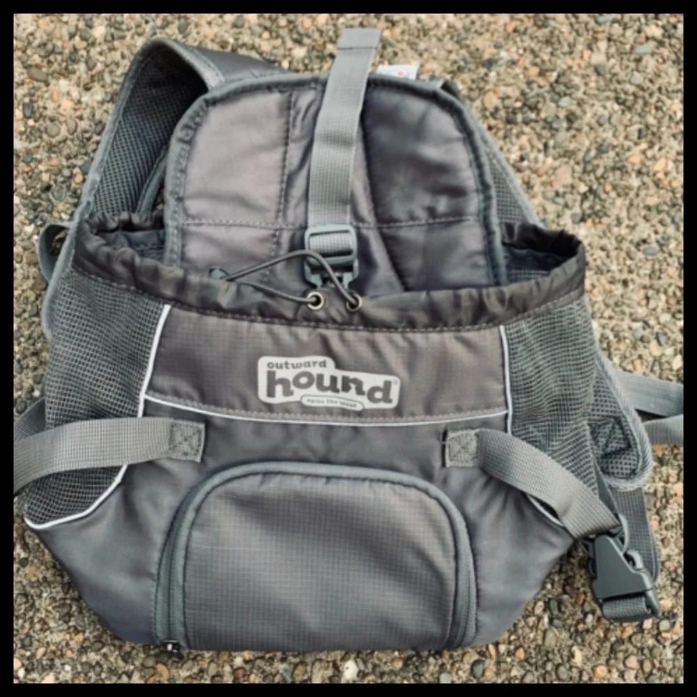 Outward hound dog carrier backpack●